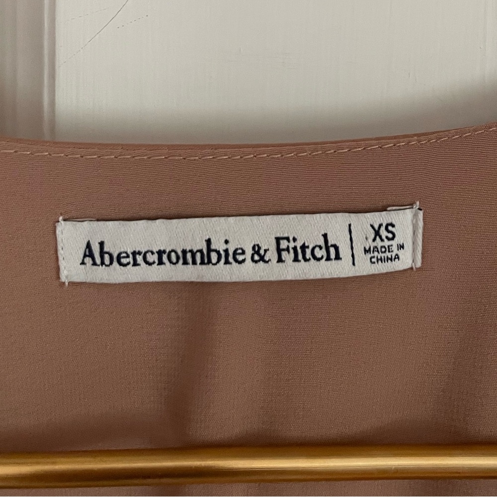 Pristine Condition Abercrombie & Fitch Satin Deep… - image 4